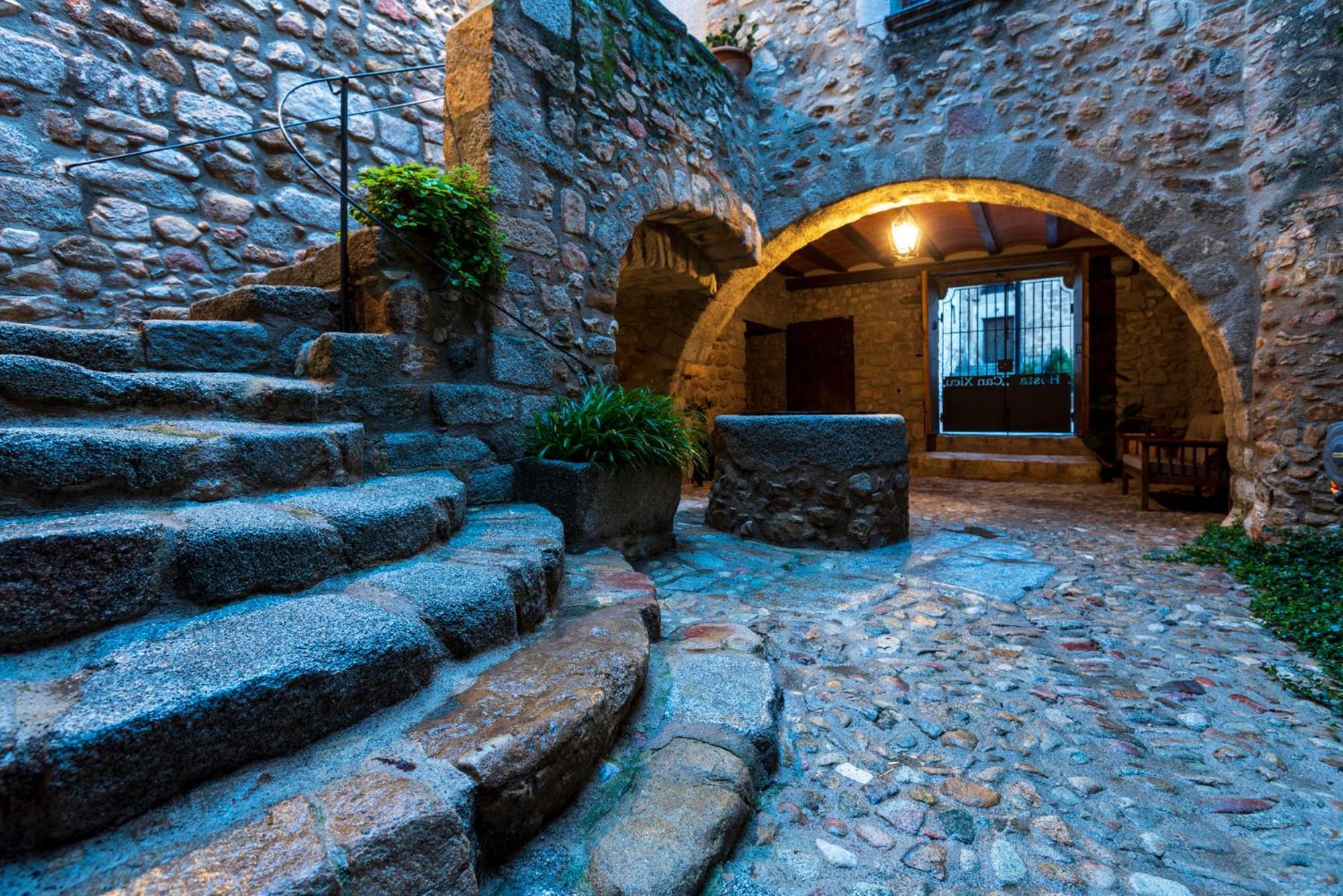 Hostal Can Xicu Capmany Εξωτερικό φωτογραφία